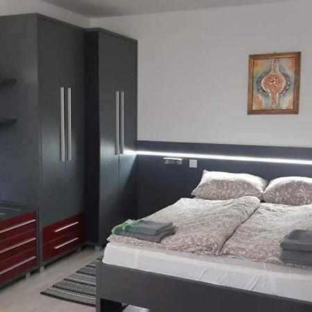 Szoba Konyha Lakas Komárno 외부 사진